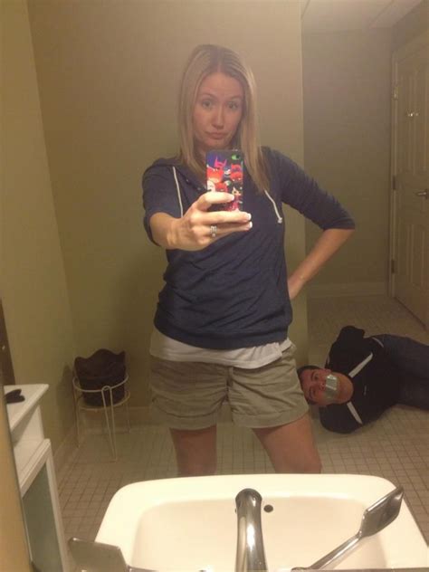 12 Unfortunate Reflection Selfies That Will Make Your Day