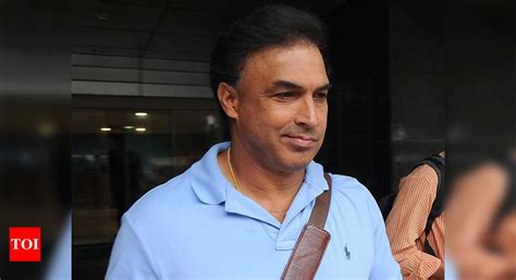 india cricketer robin singh fined car seized  violating lockdown