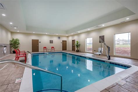 comfort suites  bowling green pool pictures reviews tripadvisor