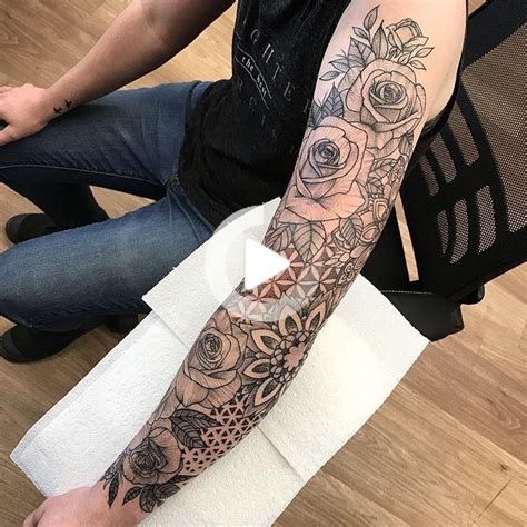 Geometrische Inspiration Inkstinct Floral Tattoo Sleeve Girly