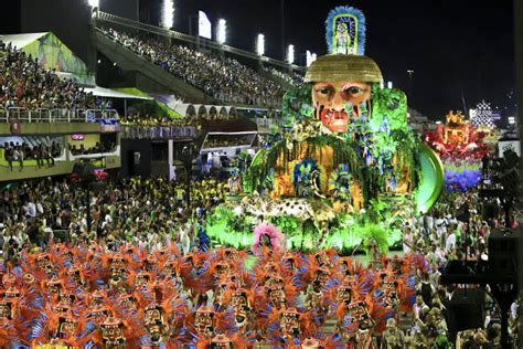 numeros  carnaval  batem recordes diario  rio de janeiro