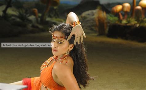 hot indian actress rare hq photos telugu beauty anushka shetty unseen deep navel show dance in