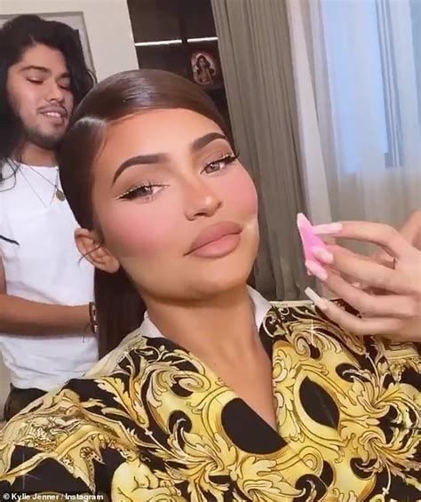 Kylie Jenner Jokes That Her Glam Squad Is So Unprofessional While