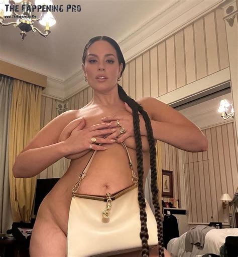 Ashley Graham Nude With Bag 1 Photo The Fappening