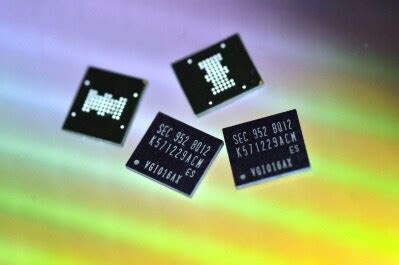 samsung ships industrys  multi chip package   pram chip  handsets samsung