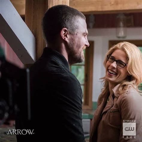 Pin By Erica Galindo On Olicity ♥ Arrow Oliver And Felicity Team Arrow