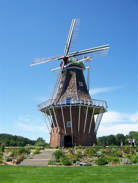 filede zwaan windmill  holland michiganjpg wikimedia commons