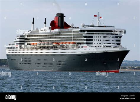stern queen mary cunard liner  res stock photography  images alamy