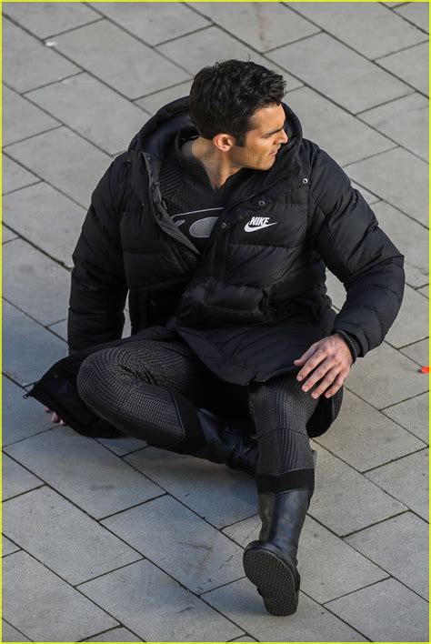 Tyler Hoechlin Wears Black Version Of Superman Suit On