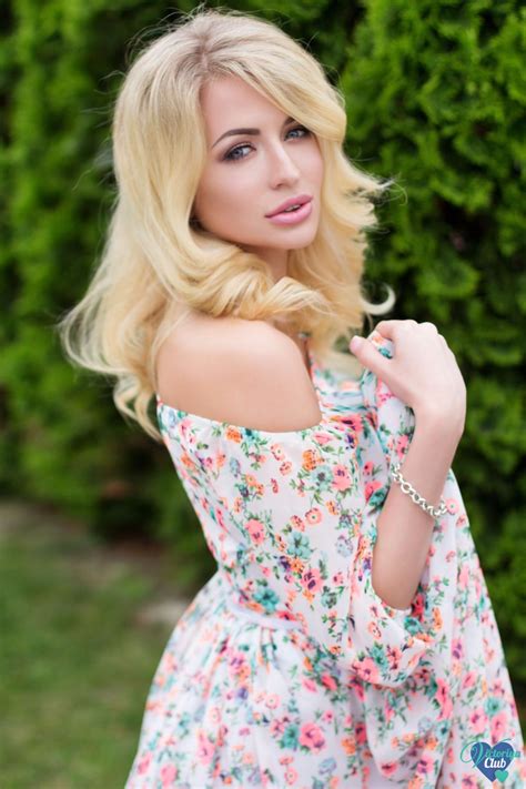 Pin By Joyz Riyan On Beauty Blonde Women Russian Women Hottest Babes
