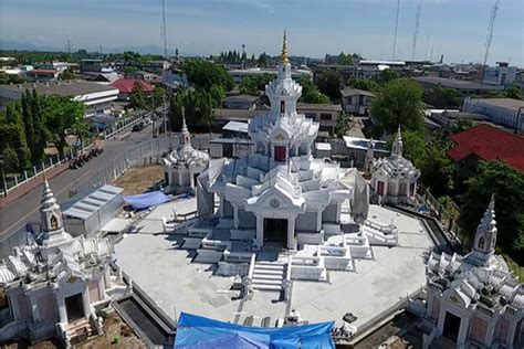 locals fight city pillar shrine renovation