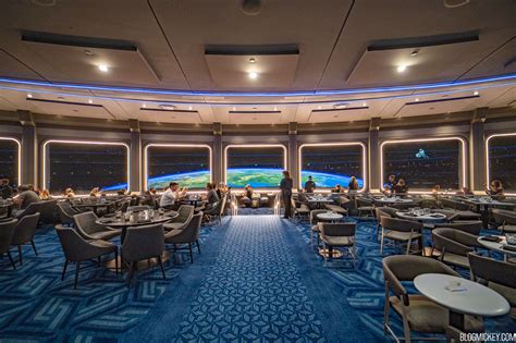 eat  space  restaurant   reservation  epcot