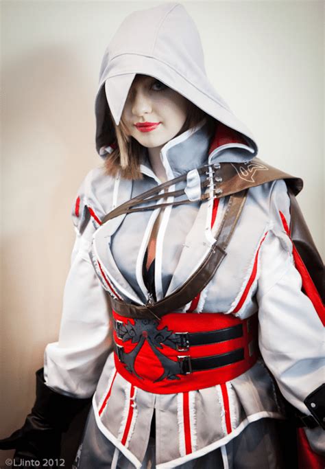Female Ezio Cosplay From Assassin’s Creed 2 Geekextreme