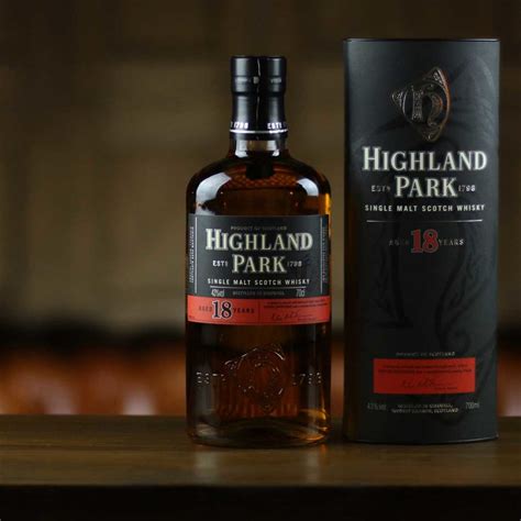 highland park  year  orkney single malt scotch whisky ml