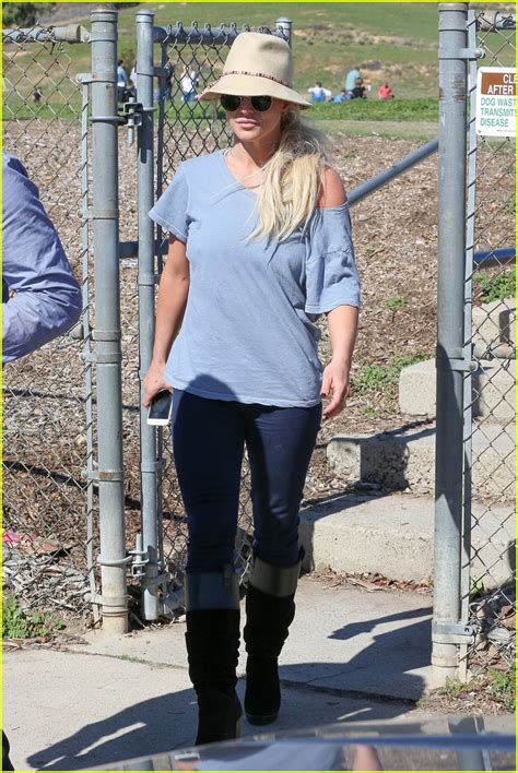 full sized photo of britney spears soccer mom watches game 01 photo