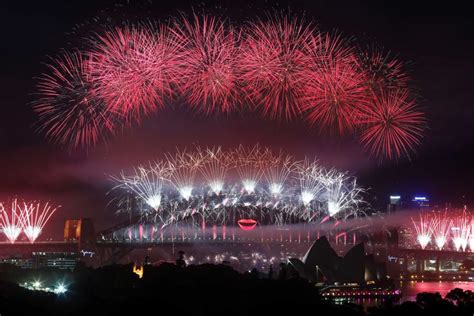 Sydney Celebrates New Year With A Bang Abc News Australian