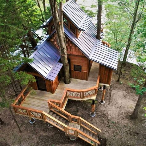 Would You Live In These Treehouse Cabins Tree House Designs Cool