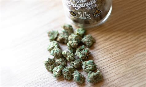 small buds weed premium indoor small flower strain claybourne