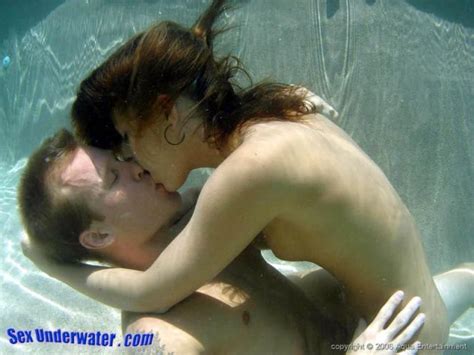 Kiss Fuck In Pool 26 Underwater Sorted By Position