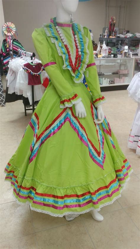 pin  trajes folkloricos mexicanos