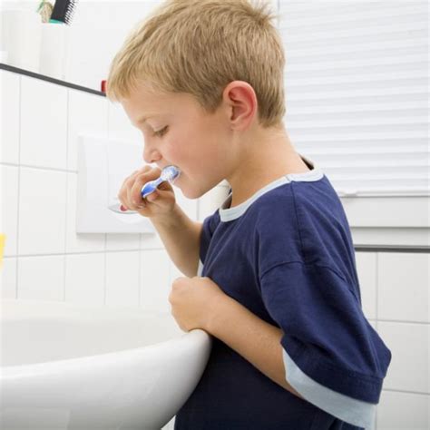 se brosser les dents après le repas un danger pour les dents