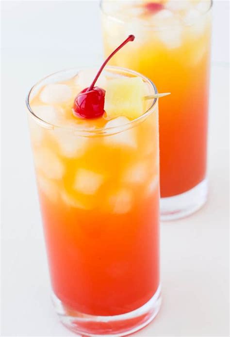 Easy Pineapple Rum Punch Rum Drinks Recipes Mixed