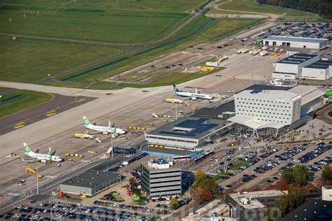 hollandluchtfoto eindhoven luchtfoto eindhoven airport