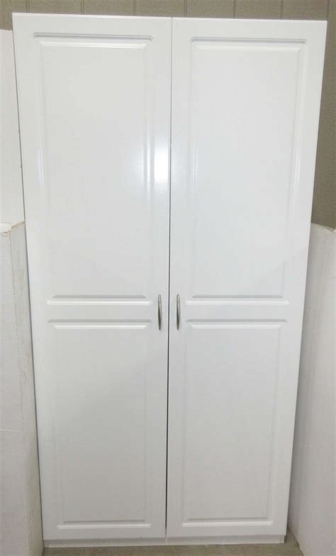 albrecht auctions white storage cabinet  shelves  doors
