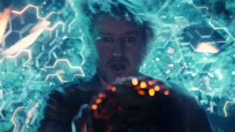 owen wilson   guardiao  planeta  trailer  filme de super herois