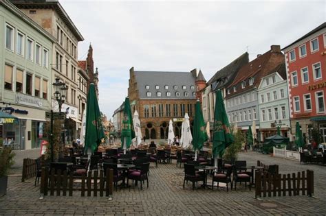 tables  chairs  set    middle    town square