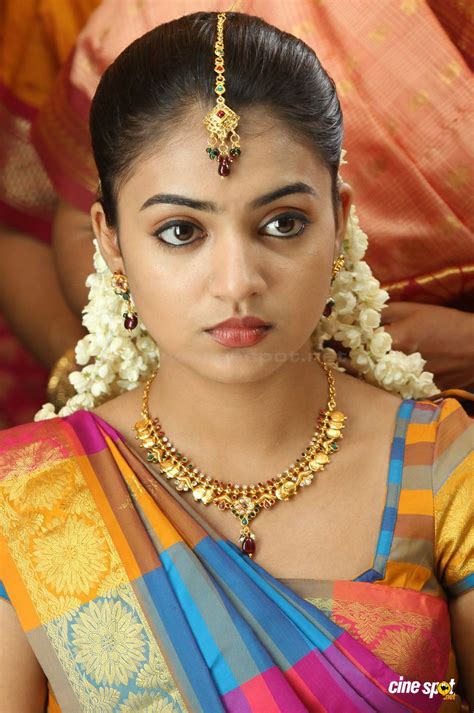 Nazriya Nazim Hot And Cute Photos In Saree