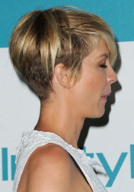 most popular short haircut for women jenna elfman layered razor cut