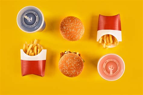 fast food restaurants  expanded    menus  brink