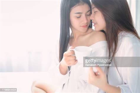 Beautiful Asian Lesbians Photos Et Images De Collection Getty Images