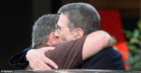 William Shatner Hugs Leonard Nimoy To Show There S No Hard Feelings