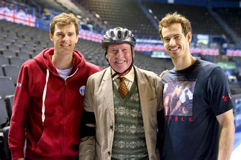 andy murray and brother jamie star in some mothers do ave
