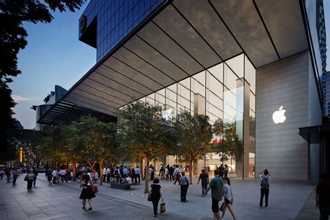 foster partners opens  greenest apple store   world architectural digest