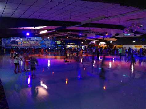 skating rinks  indianapolis roller cave picture gallery