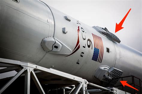 stunning   spacexs rocket prepping  todays launch business insider