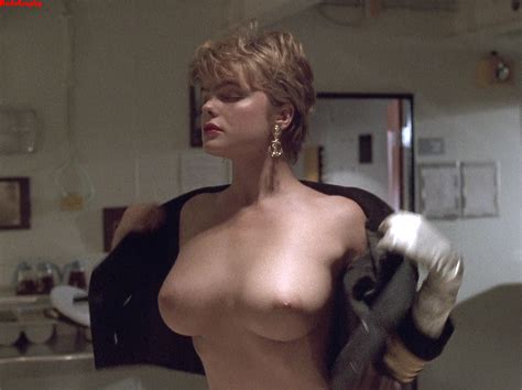 nude celebs in hd kate winslet and erika eleniak picture 2010 3