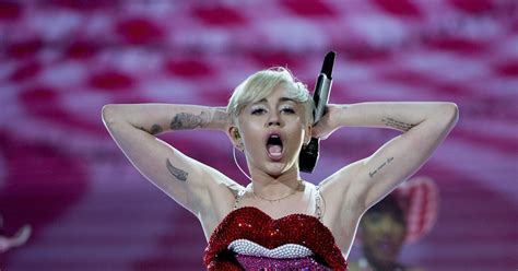 miley cyrus shows off armpit hair and makes me like her more in the process