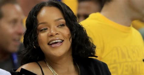 this nba announcer s reaction to seeing rihanna in person is relatable af