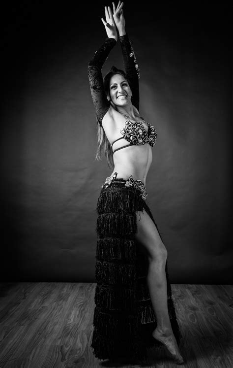 Why You Should Choose Middle Eastern Belly Dancers For