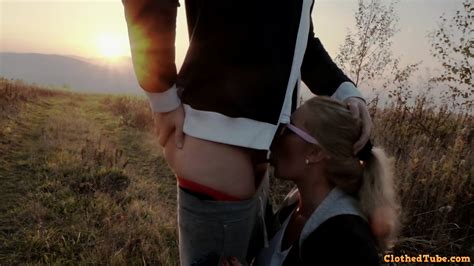Risky Spontaneous Deep Outdoor Blowjob During Sunset With
