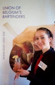 roxanne remmery remporte le concours du barman junior europeen