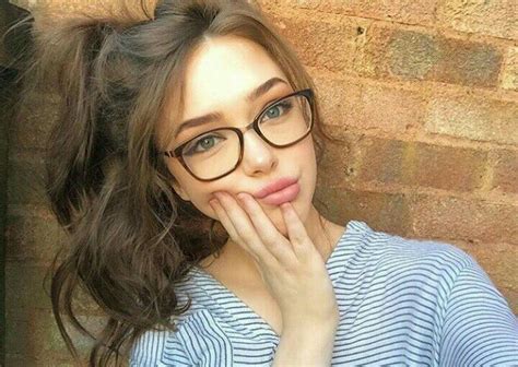 Ellie Ells 04 Girl Photography Selfie Poses Cute