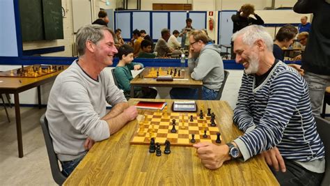 schaak  bij schaakclub de twee kastelen  buitenpost rtv nof nieuws