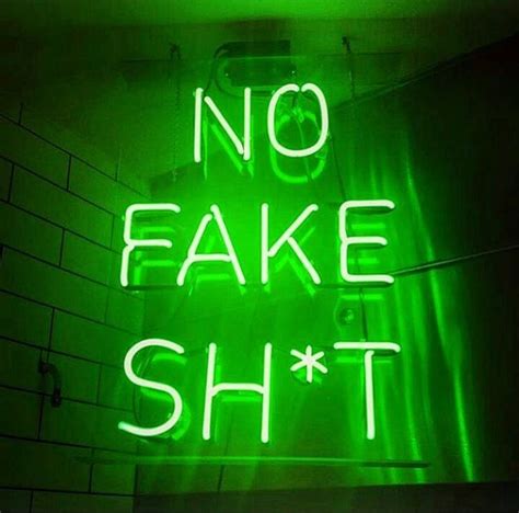 𝓁𝑜𝑜𝓃𝓎𝒷𝒾𝒶 green aesthetic neon signs dark green aesthetic