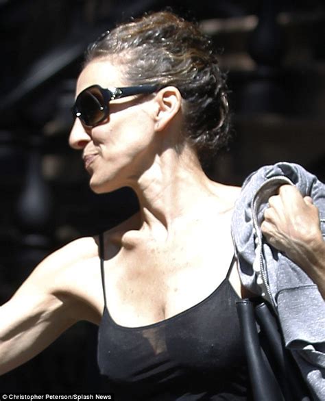 Sarah Jessica Parker Lets It All Hang Out As She Goes Braless The Day