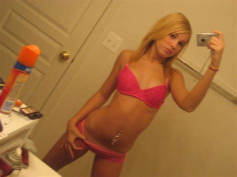 blonde taking nude selfies before school free porn